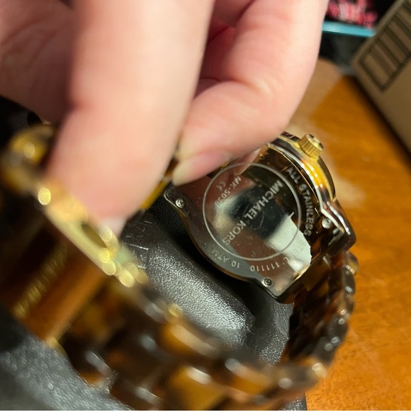 Michael Kors Women’s Ritz MK5038 Brown Quartz Watch - Picture 5 of 6